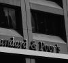 Standard & Poor's a înrăutăţit perspectiva ratingului României de la stabilă la negativă